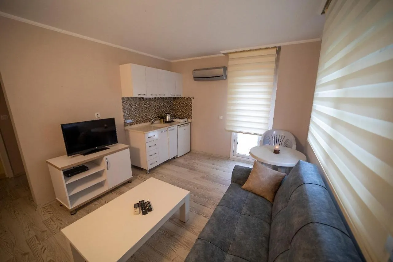 Silver Tower Residence Kusadasi 2*,
