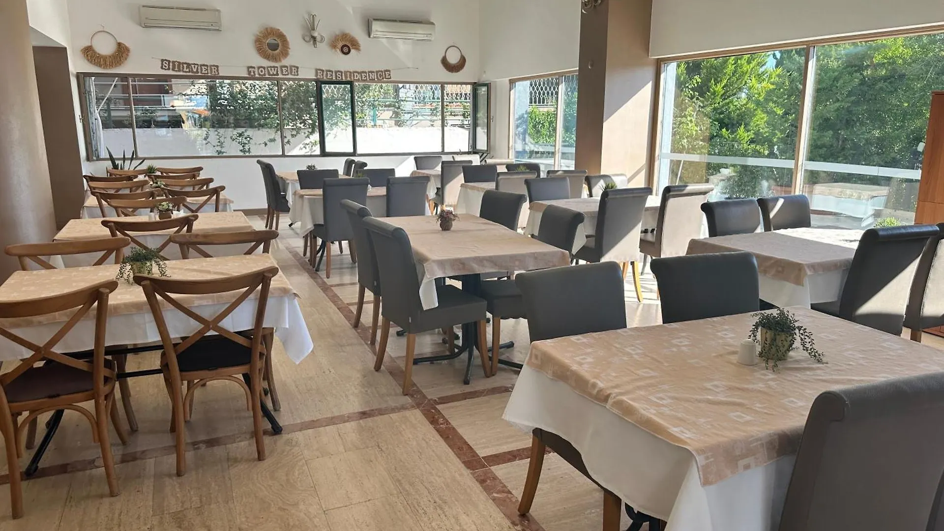 Silver Tower Residence Kusadasi 2*,